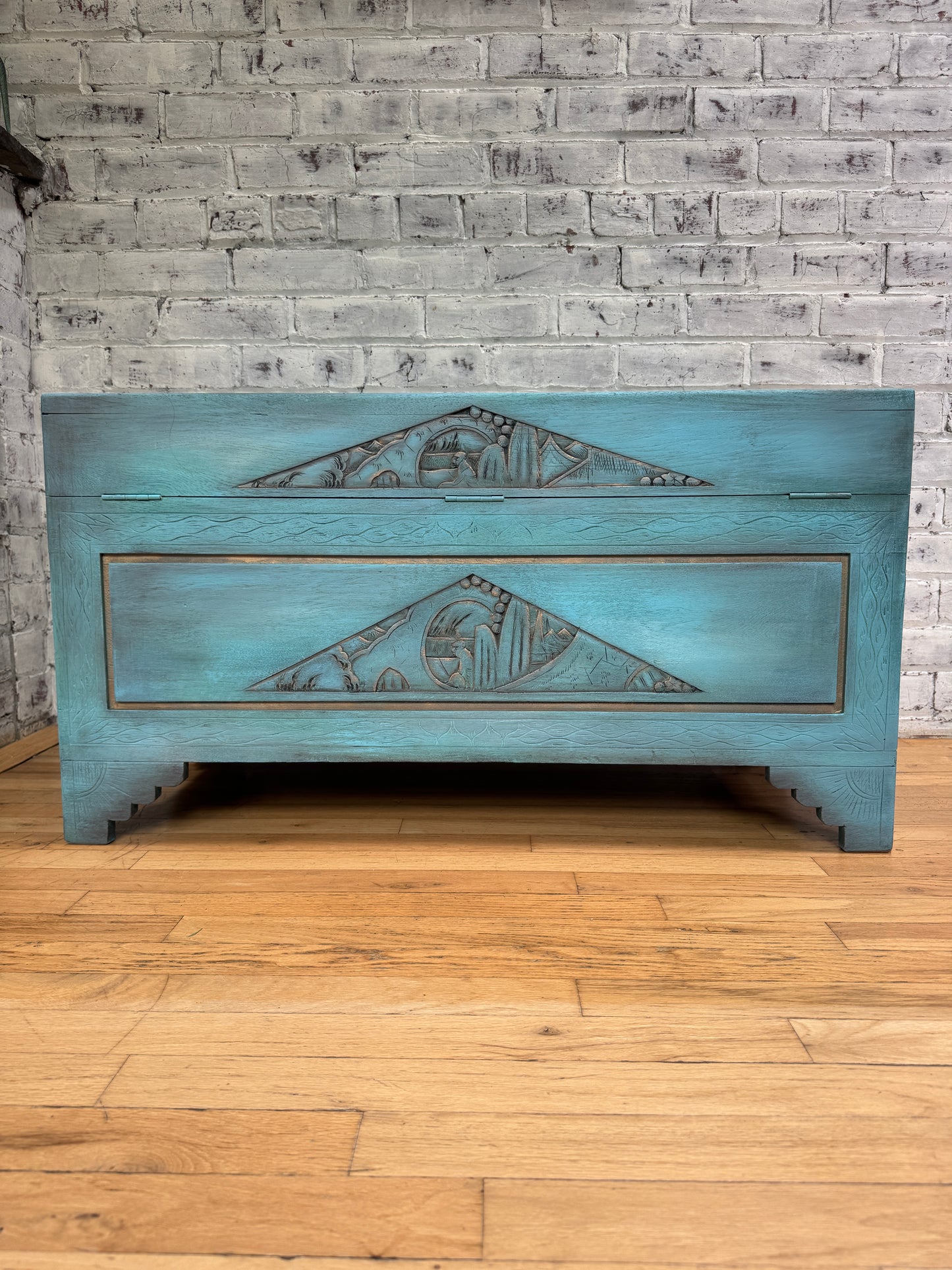 Chinese Camphor Trunk, back