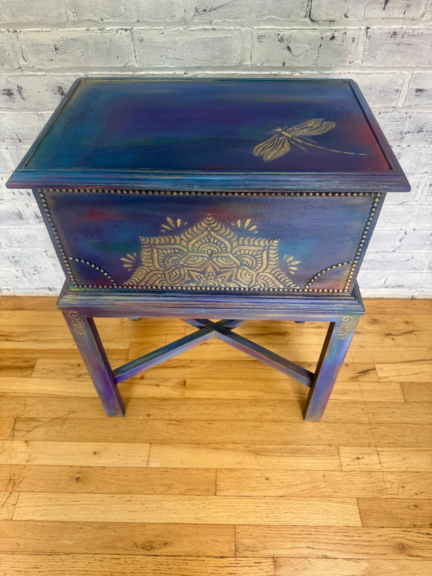 manifesting chest, top front