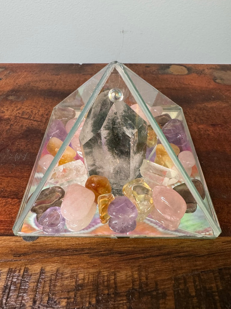 GREEN PHANTOM PYRAMID: Rainbow Inclusions for Inner Peace & Loving Harmony!