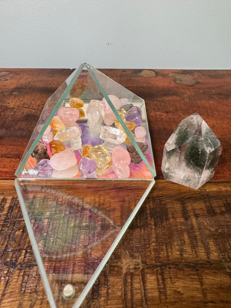 GREEN PHANTOM PYRAMID: Rainbow Inclusions for Inner Peace & Loving Harmony!