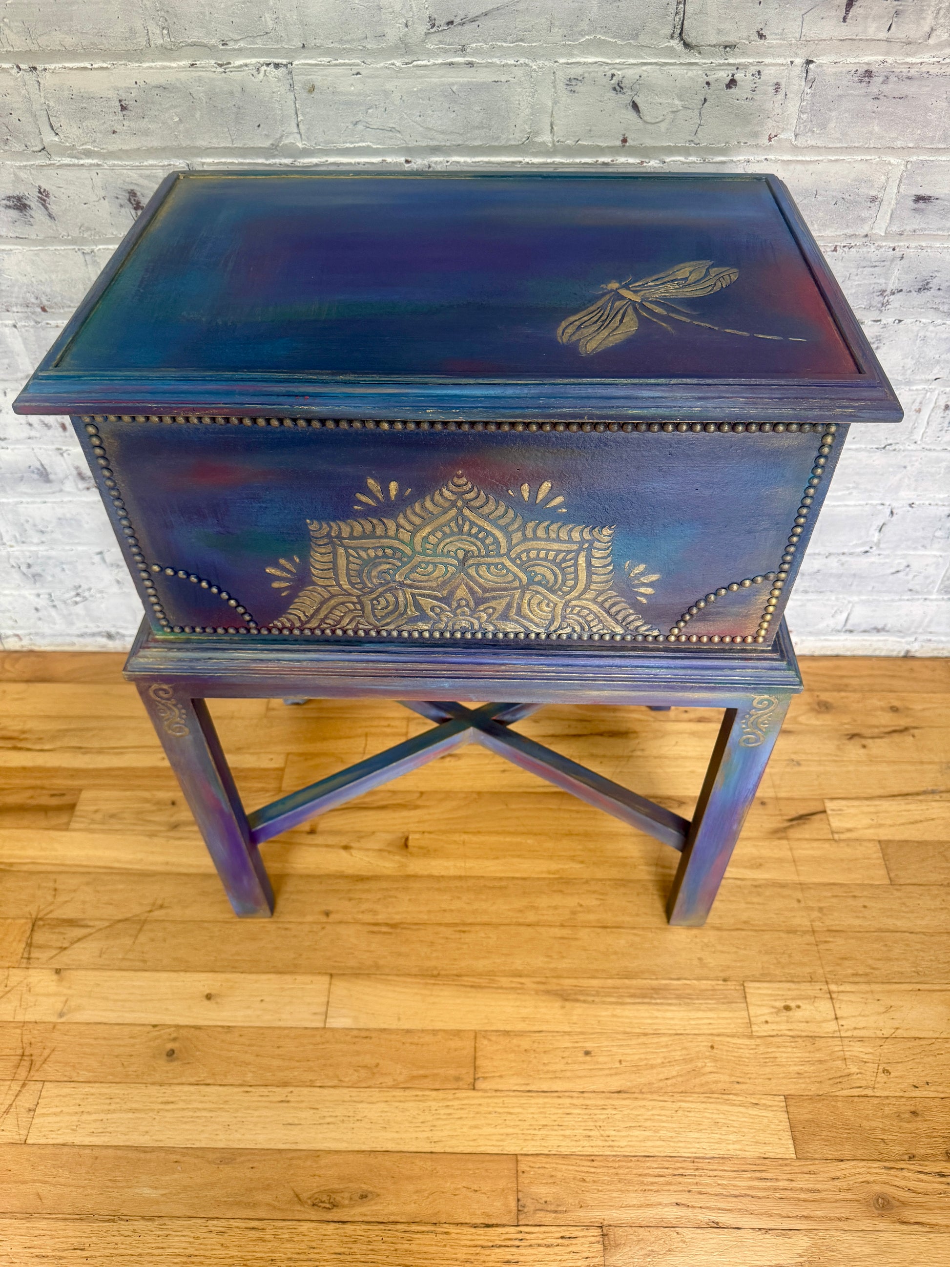manifesting chest, top front